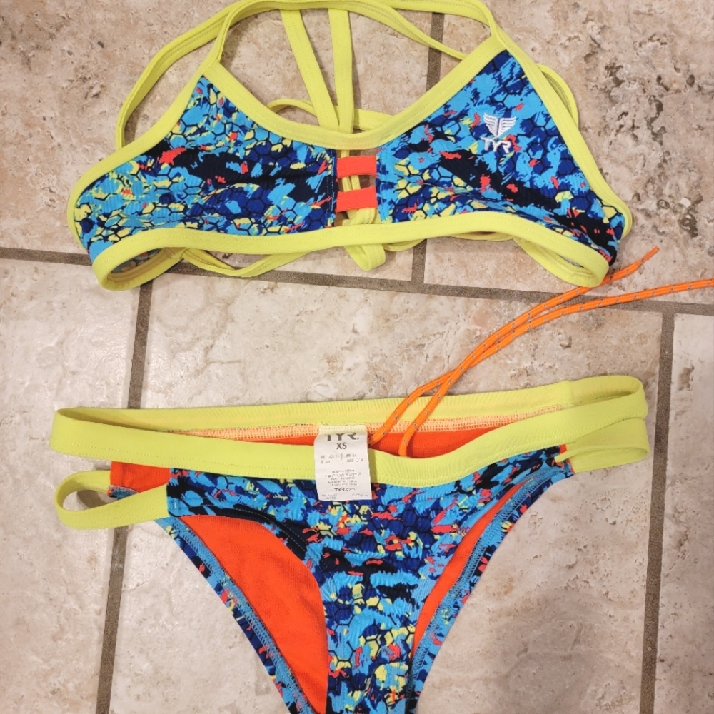 TYR XS Practice Suit 2 Piece Tie Back